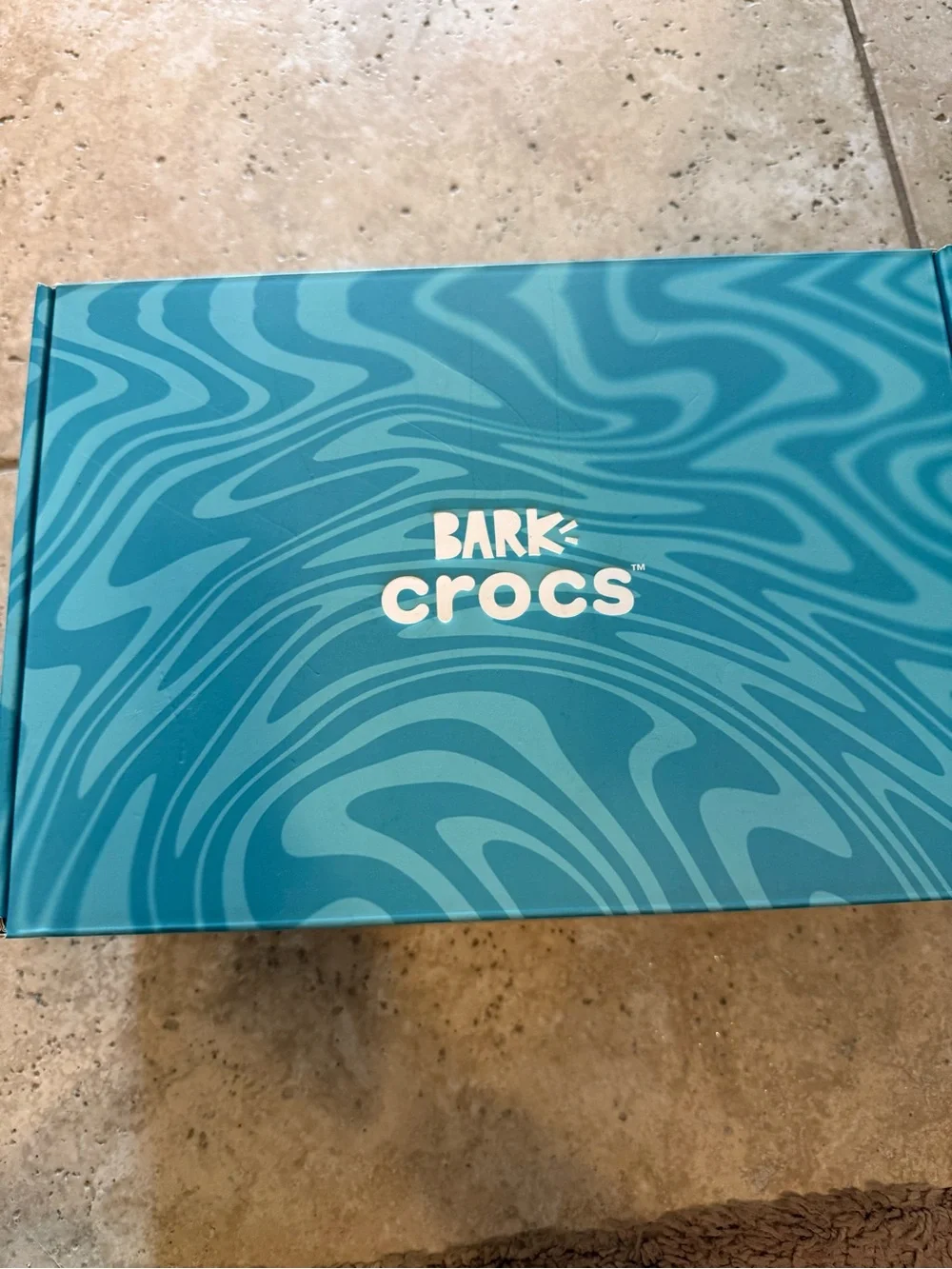 Bark Crocs yellow dog paws 🐾 so cute medium size newer worn